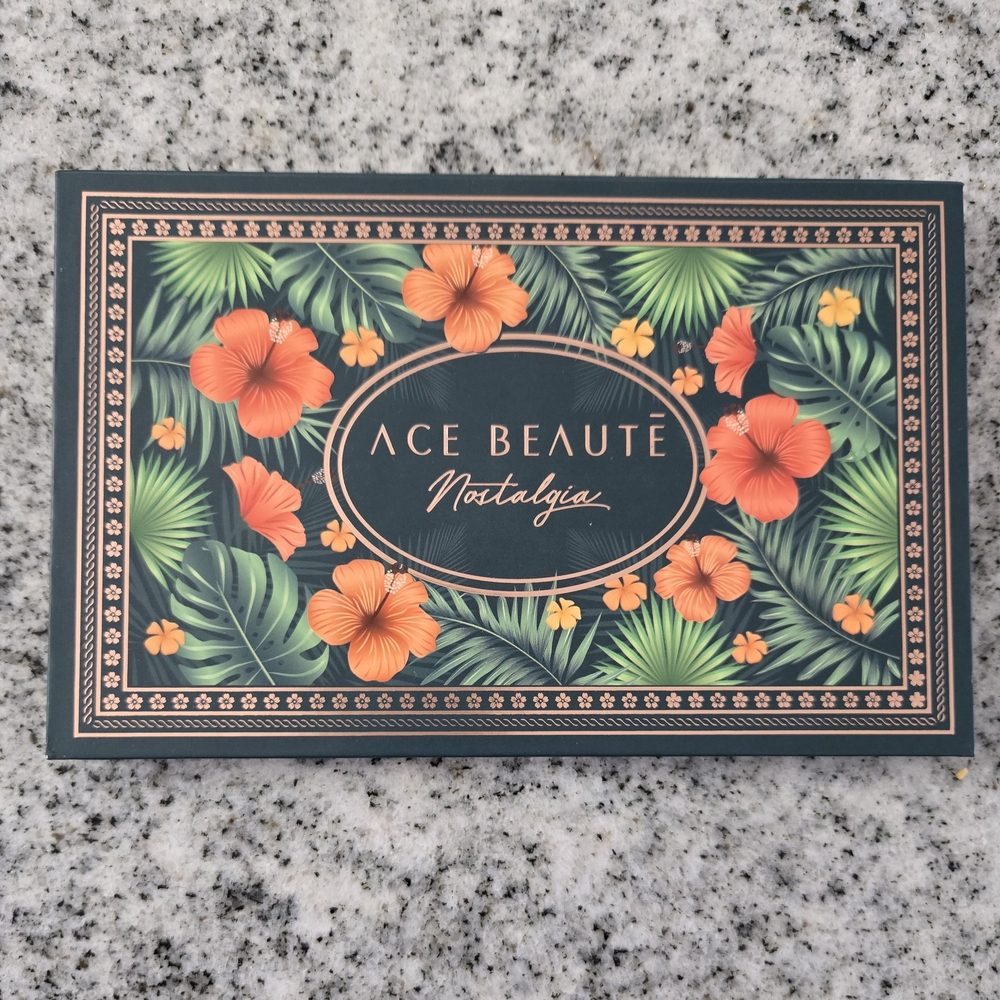 Ace Beauté Nostalgia Eyeshadow Palette